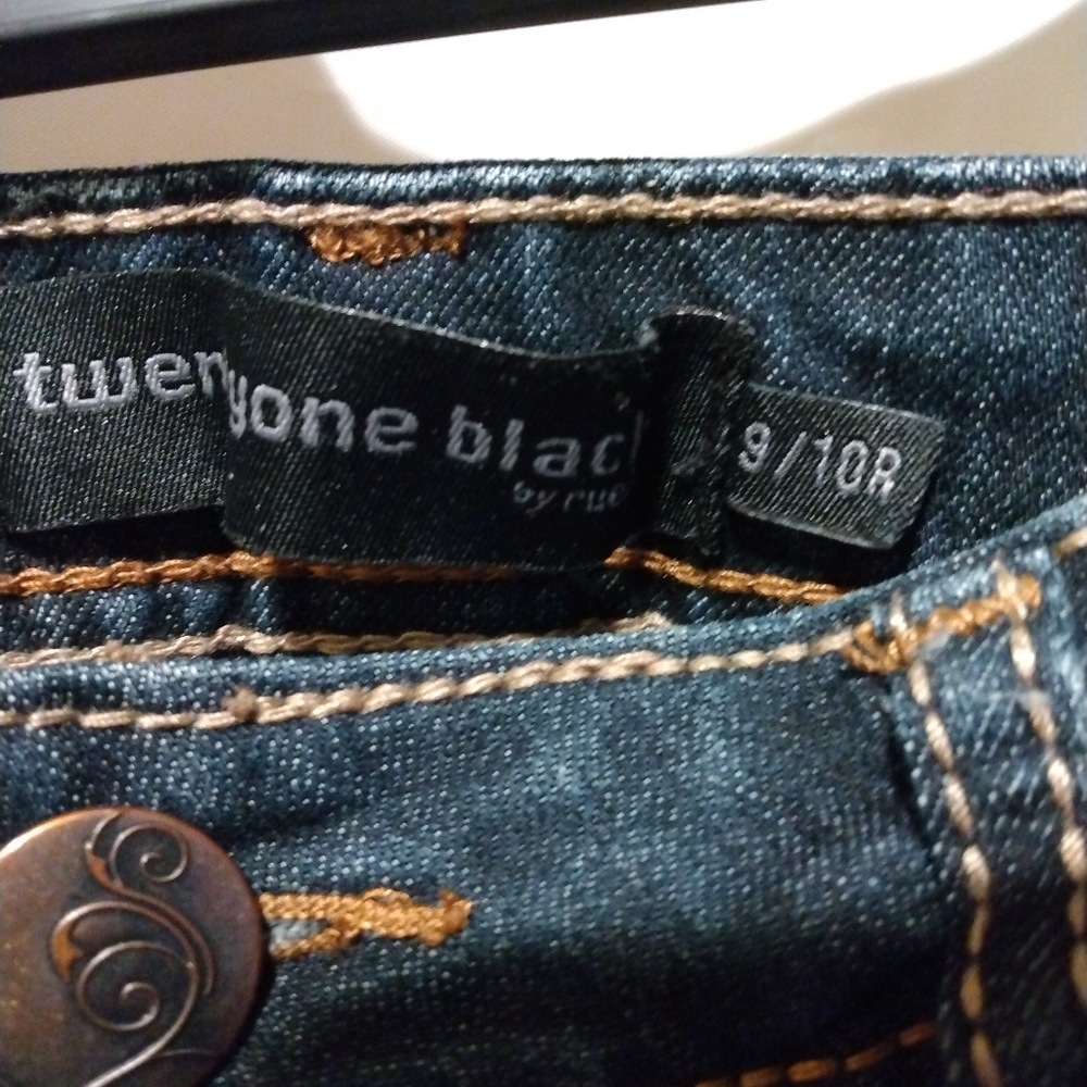 21 Black Jeans. Size 9/10 R. - Picture 2 of 4